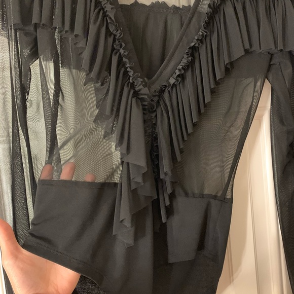 Ruffle bodysuit - Picture 10 of 11